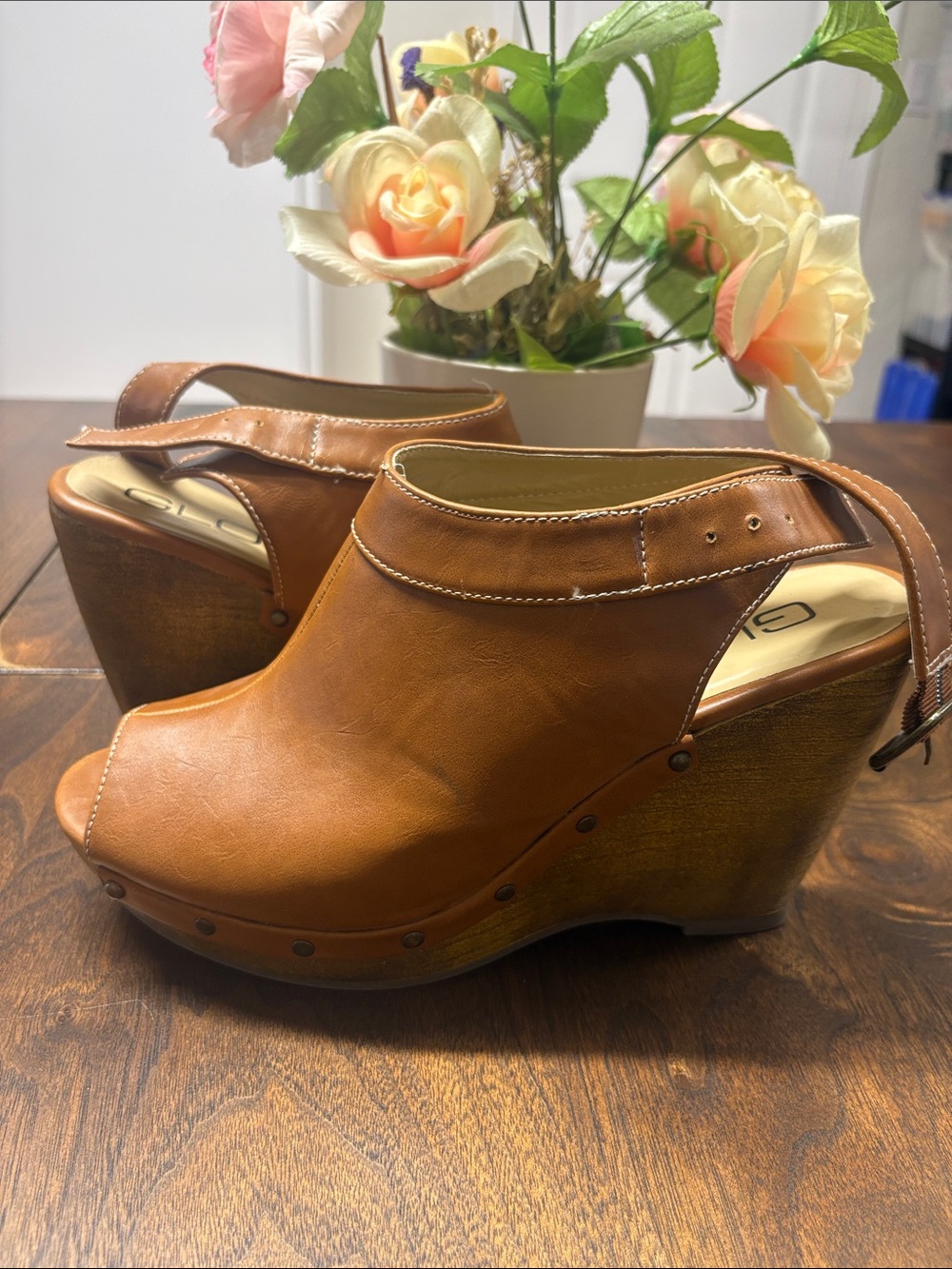GLO jeans Tan Leather-Look Platform Wedge Clogs
